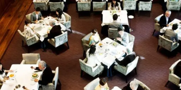 Stratifon per isolare ed evitare i rimbombi nelle sale dei ristoranti